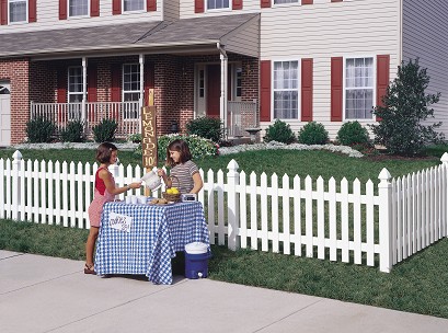 Cape Code Bufftech Vinyl Fence